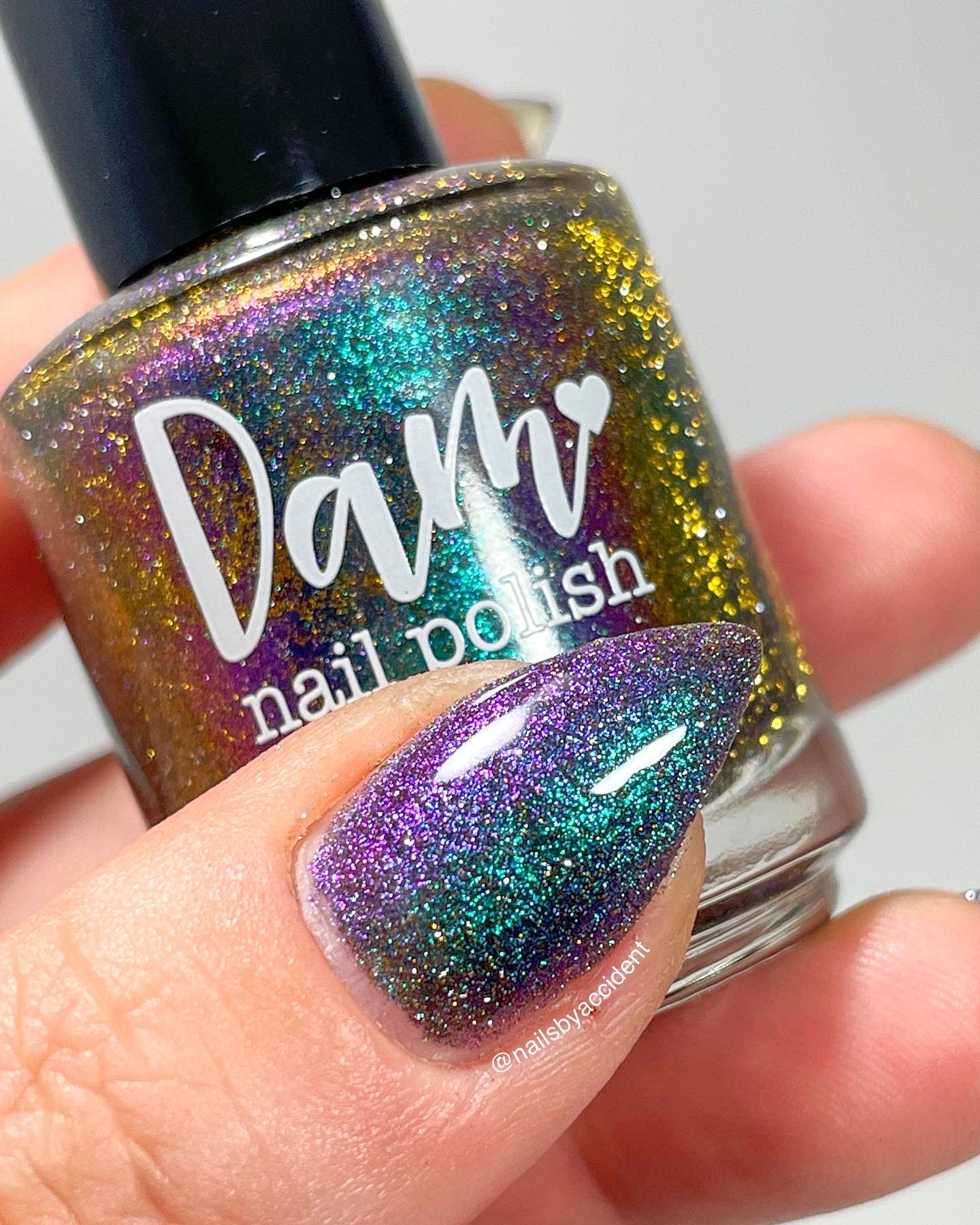 Crying rn - Purple/Green/Blue/Gold Multichrome Reflective Nail Polish - Dam