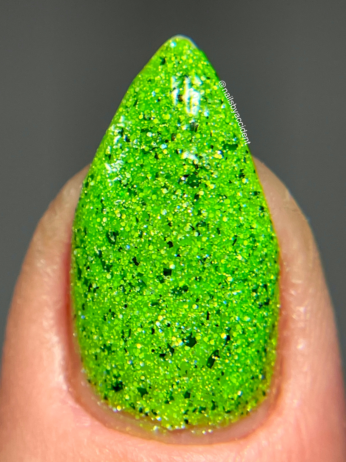 Jenica - Survivor Series - Neon Green Reflective Glitter Nail Polish - Dam