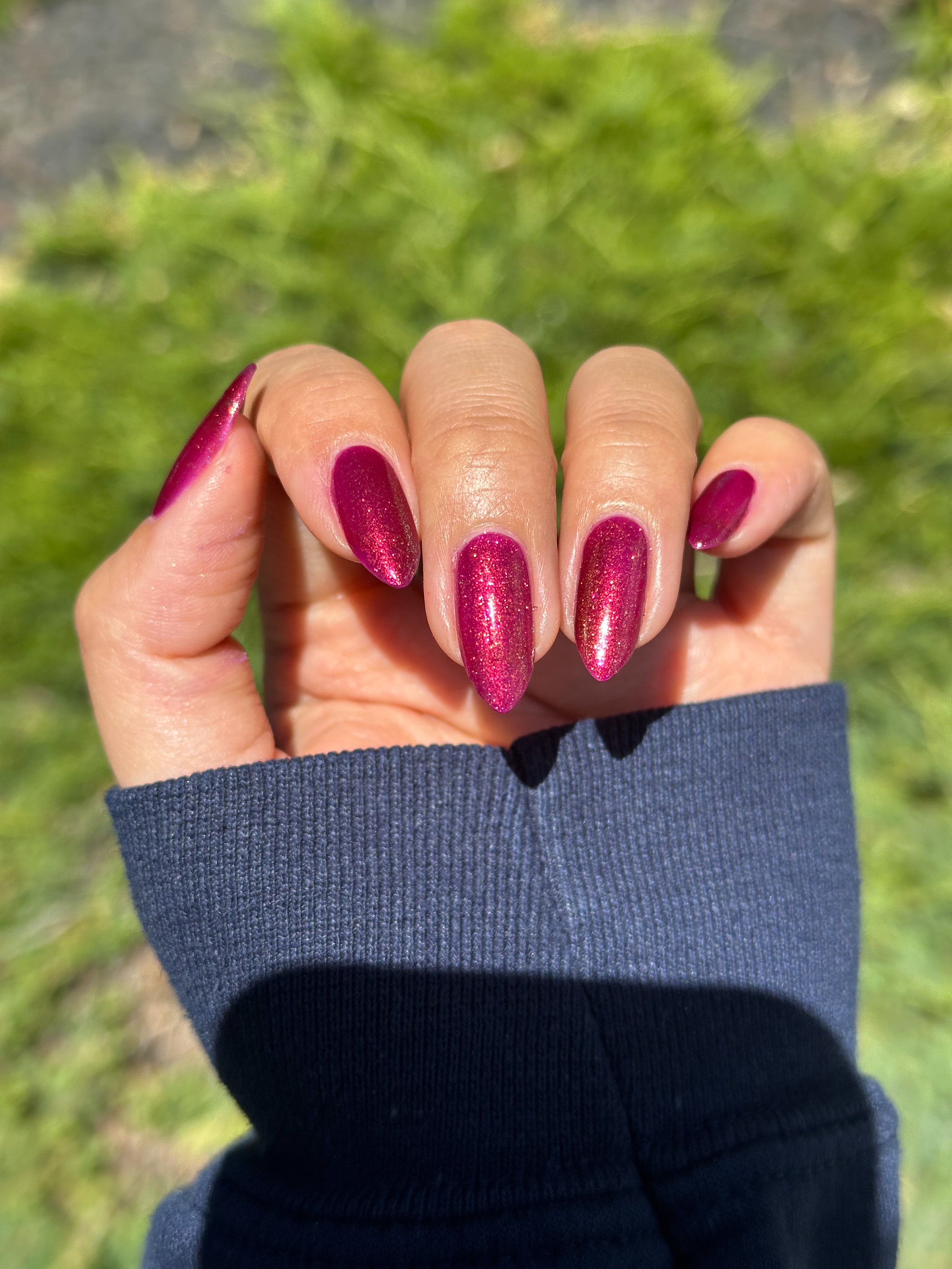 DOWLUCK SONATAワームカラー Should I Stay - Deep Fucshia Shimmer Nail Polish - Bonus Track Collect