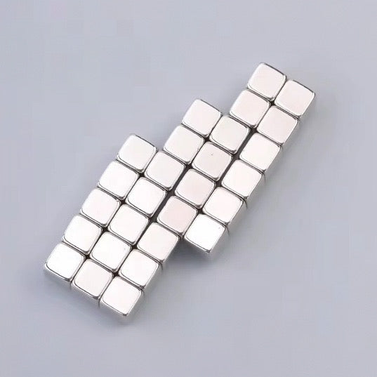 Rubiks Cube Nail Art Magnet - Dam Nail Polish