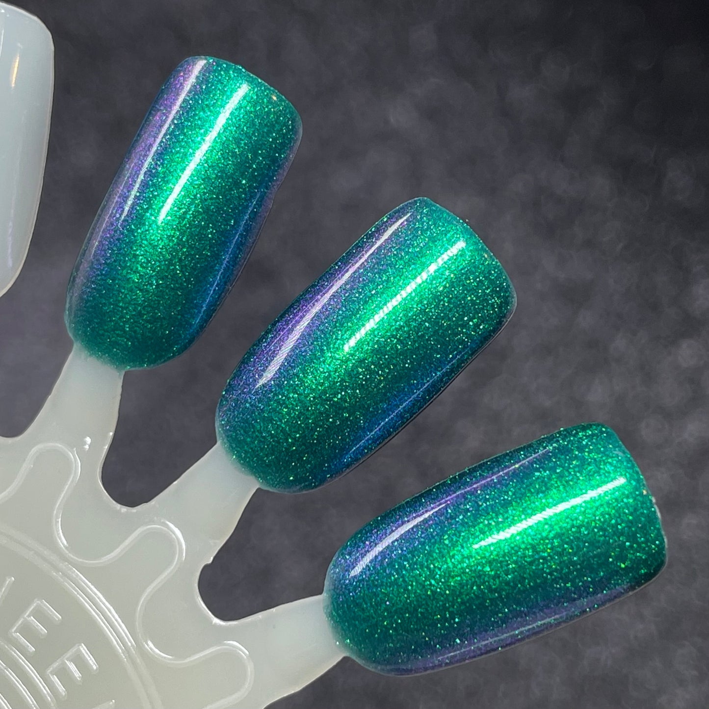 Enchanté  - Green Nail Polish - Shimmer Nail Polish - Dam Nail Polish
