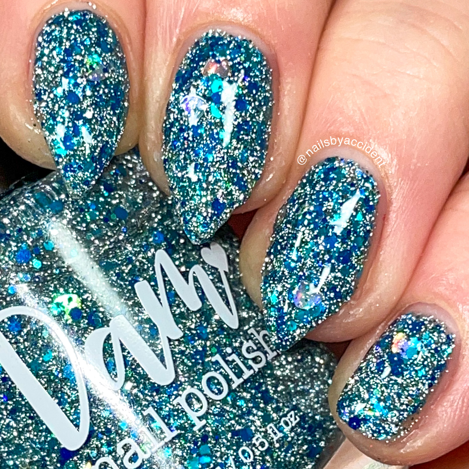 Devotion Ocean - Blue Reflective Glitter Nail Polish - Love Affair Trio - Dam