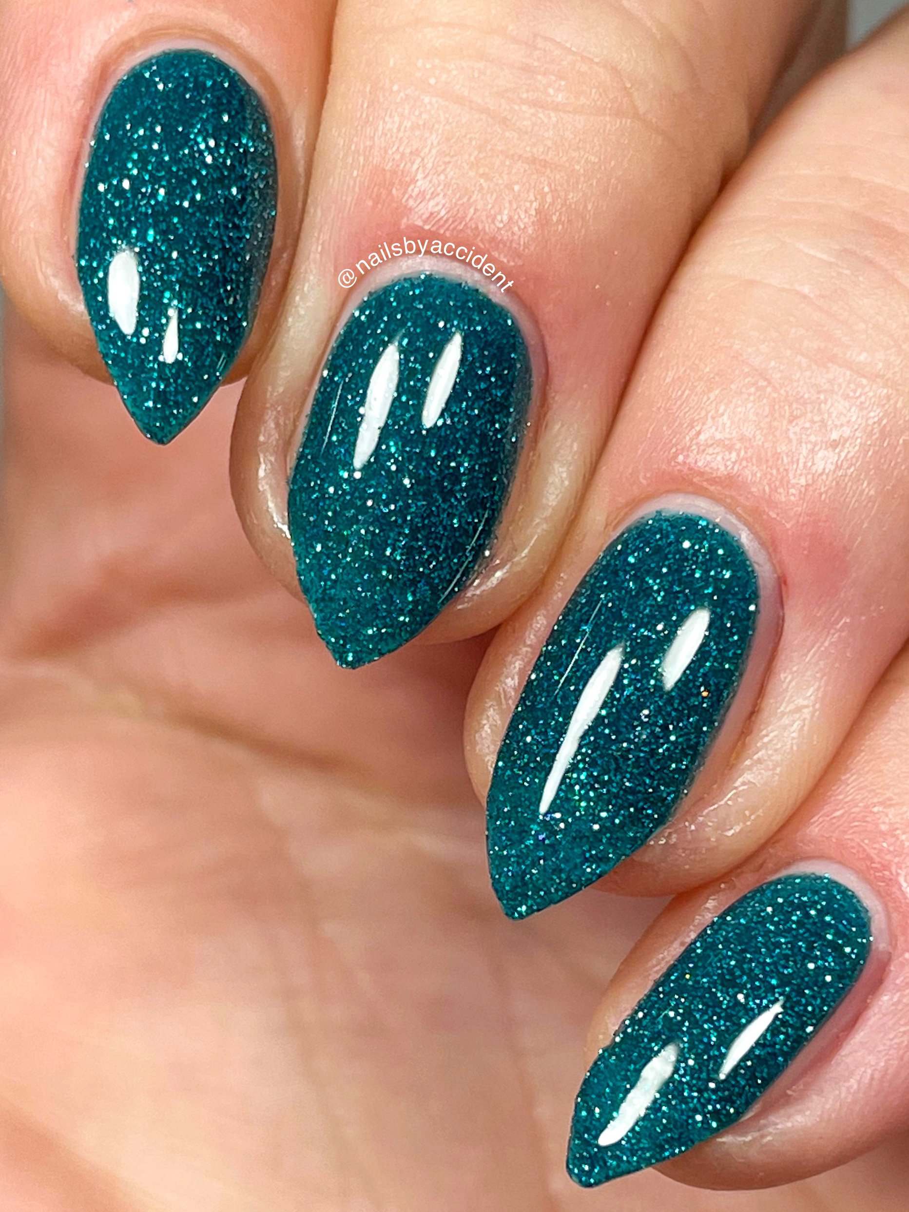 Pure Bliss - Teal Reflective Glitter Nail Polish – Dam