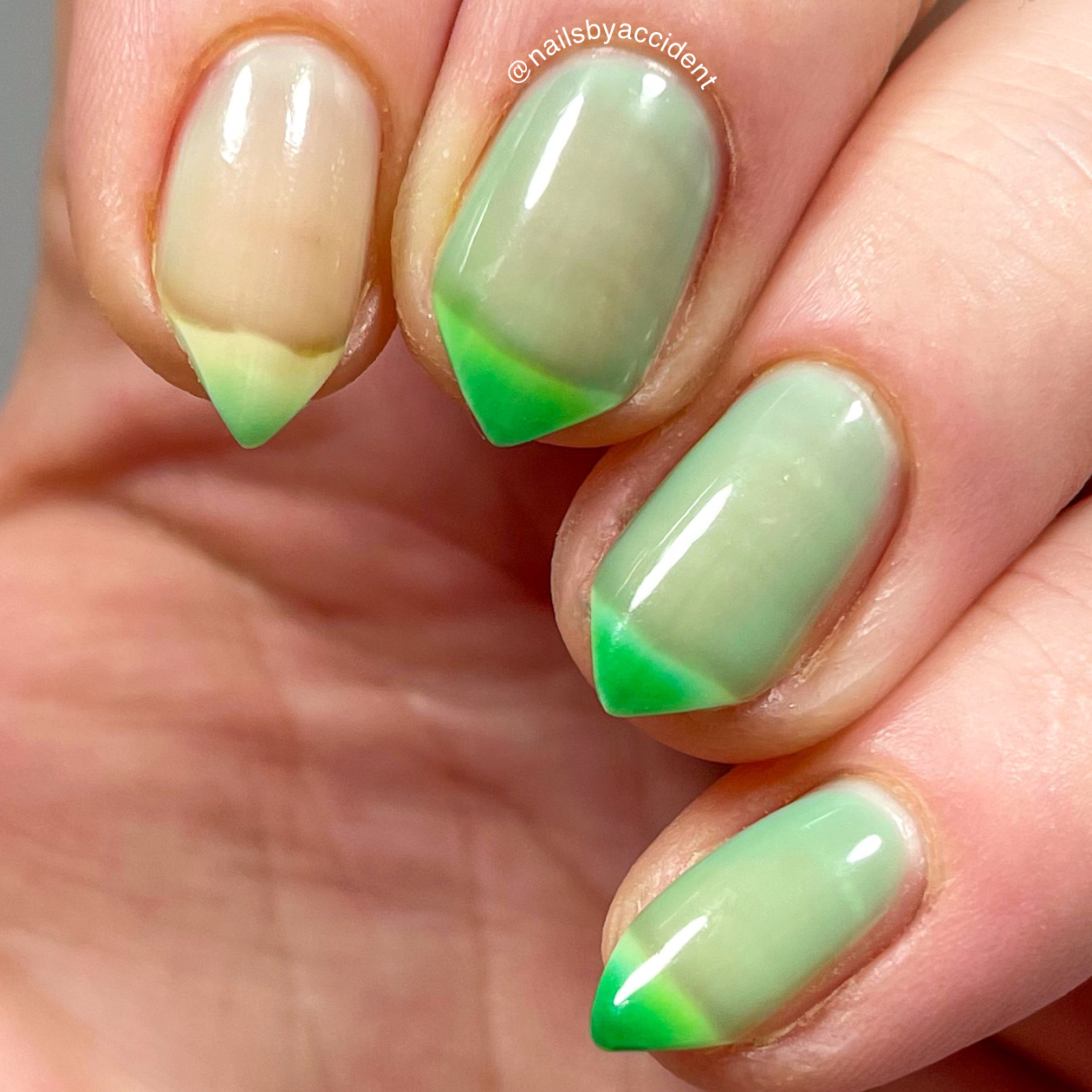 Now You See Green... - Thermal Nail Polish - Clearly Rainbows Collection - Dam